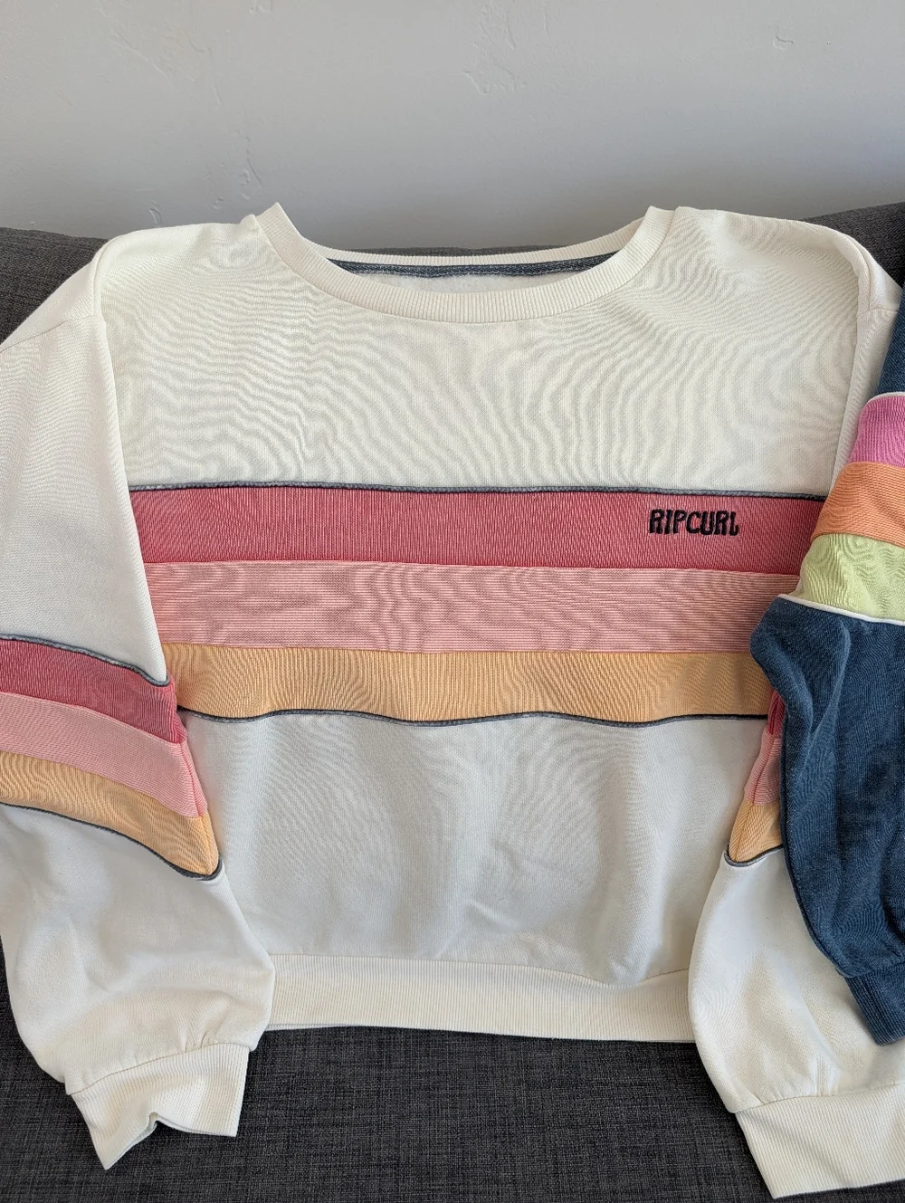 2 x Rip Curl Cream Golden State Sweatshirts - Picture 2 of 9